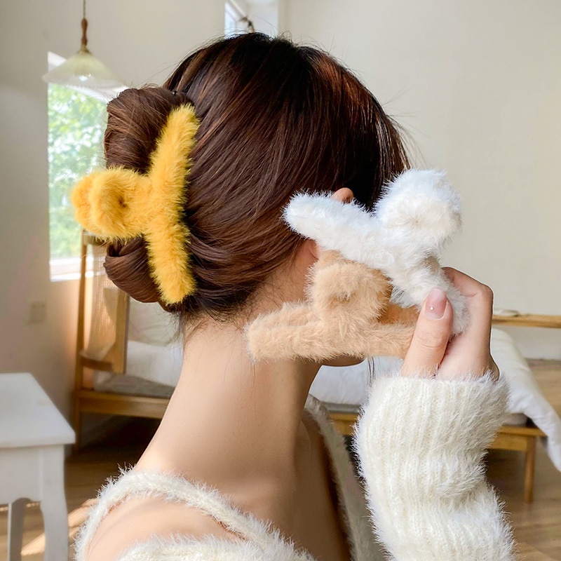 Kẹp Tóc Đính Lông Nhung Kiểu Dáng Hoạt Hình Dễ Thương Xinh Xắn Cho Nữ