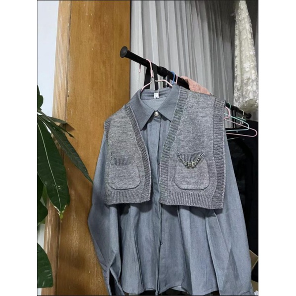 Set áo vest len sơ mi phối chân váy xám. Ảnh thật