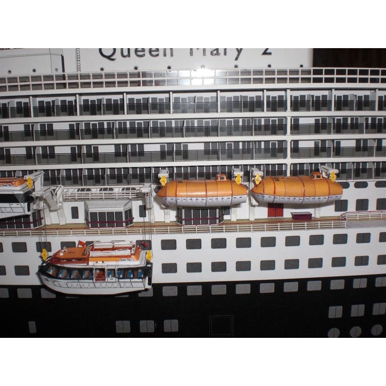 Bộ kit mô hình giấy 3D tàu Queen Mary 2