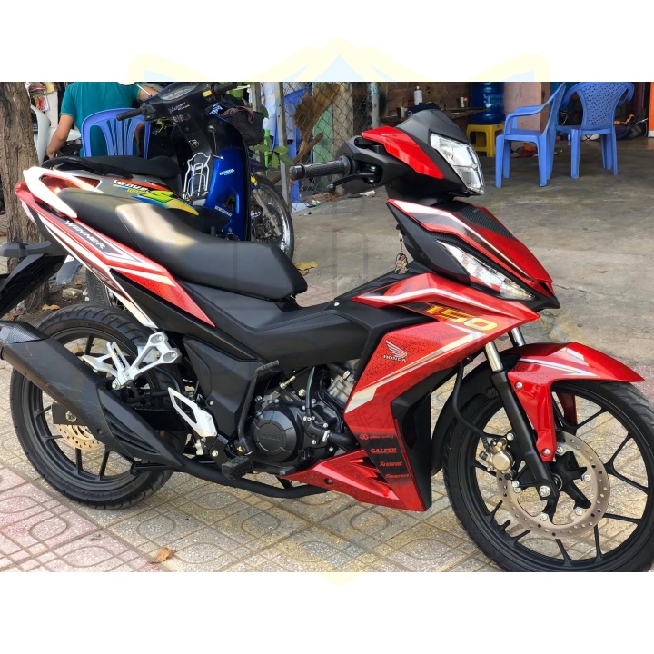 ( Quí khách vui lòng mang ra tiệm cho thợ dán ) Tem winner đỏ