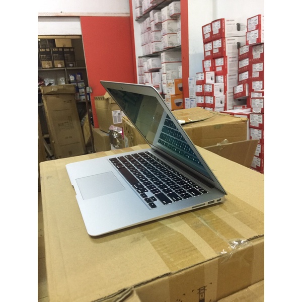 Máy tính xách tay Macbook Air Core i5 1.8GHz, RAM 4GB, SSD 128GB | BigBuy360 - bigbuy360.vn