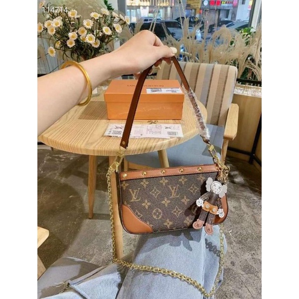 Phụ Kiện Móc khoá lv treo túi xách