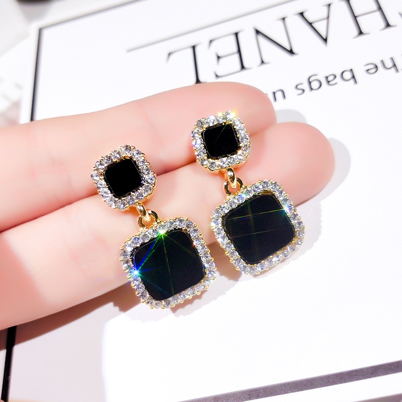 [Jiudolan] Bông Tai Kim Cương Hình Vuông Tinh Tế Thời Trang Hàn Quốc Màu Đen / Bạc Dễ Phối Đồ Dành Cho Nữ
