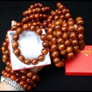 Vòng tay gỗ nu huyết Long