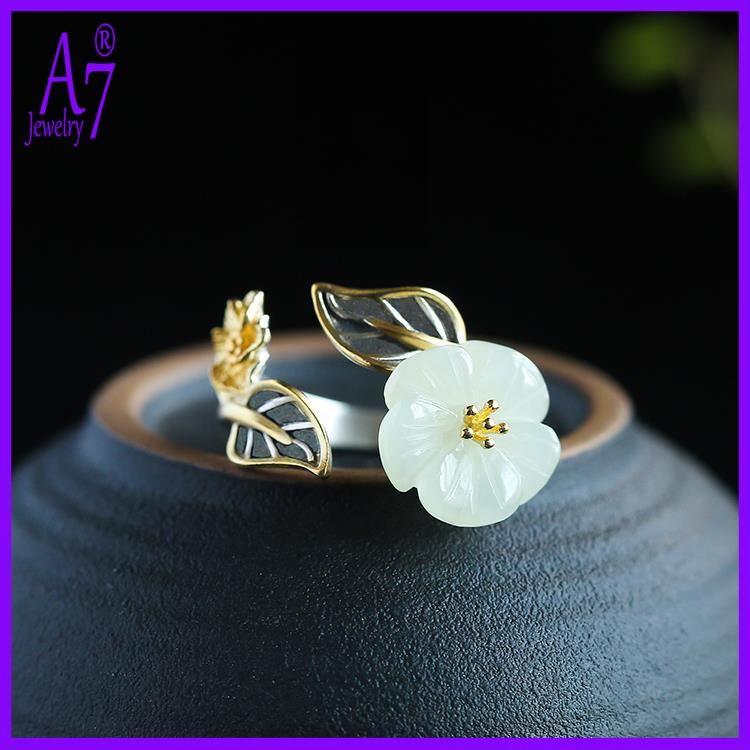 Nhẫn Đeo Tay A7 Đính Đá Ngọc Bích Màu Trắng Hình Hoa Mận