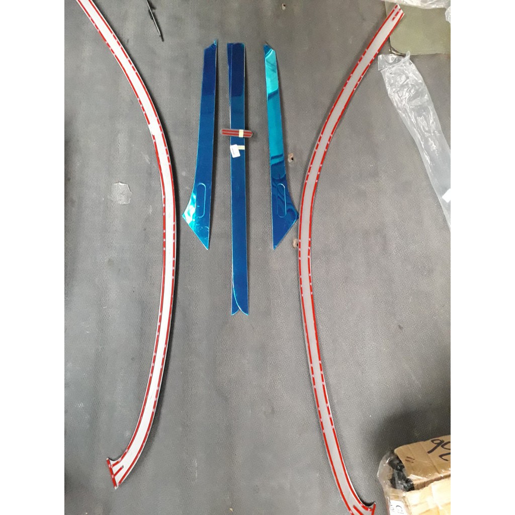 Bộ nẹp viền cong kính inox xe Mitsubishi Outlander 2018 đến 2021