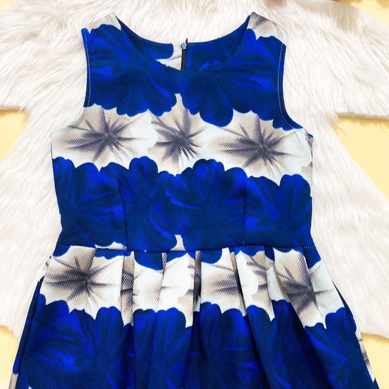 Size M đầm xanh dương hoa trắng xoè rất đẹp