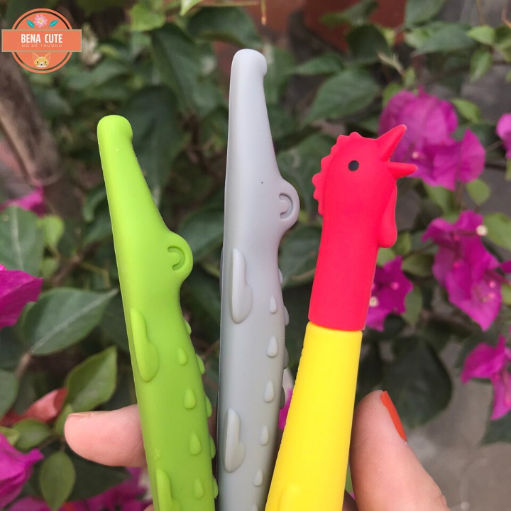 Bút bi sáng tạo Gà Vàng Cá Sấu đặc sắc đầy cá tính - mực gel viết êm