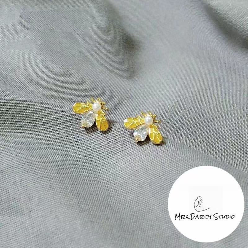 MRS.D【In Stock】100% Sterling Silver The Temperamental Wasp S925 Earrings Stud Earrings Colors of Zircon Jewelry Gift Ear Clips Minimalist Earring Design Jewelry Girls Allergy Free