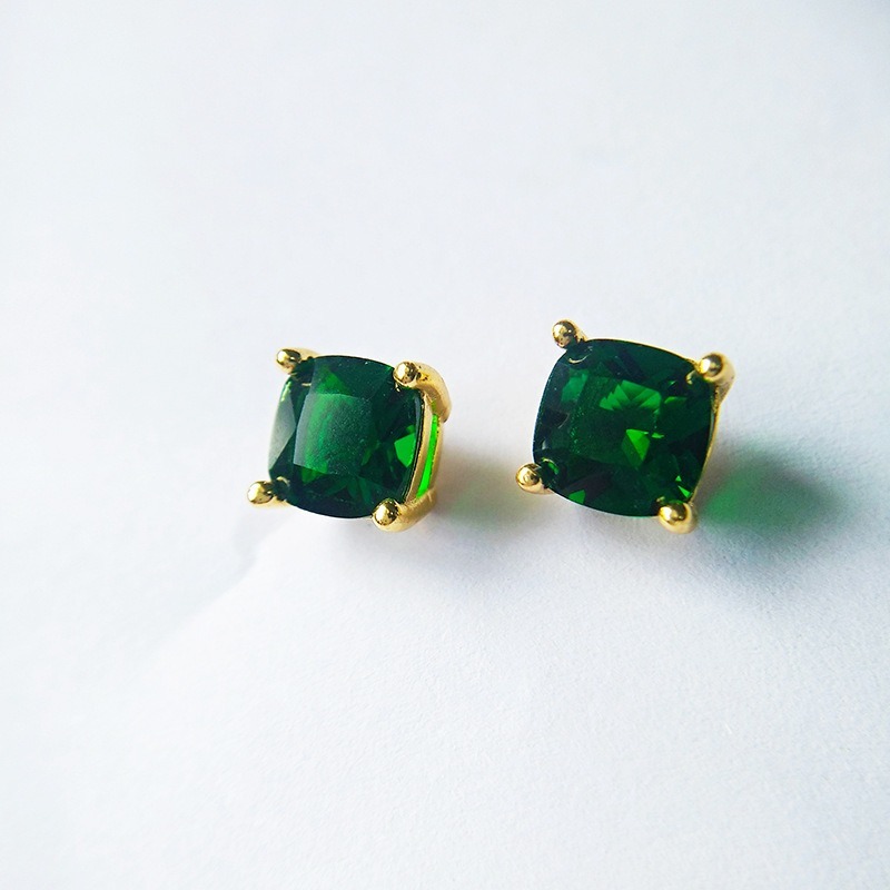 Bông Tai Mạ Vàng 18k Đính Ngọc Lục Bảo Phong Cách Cổ Điển