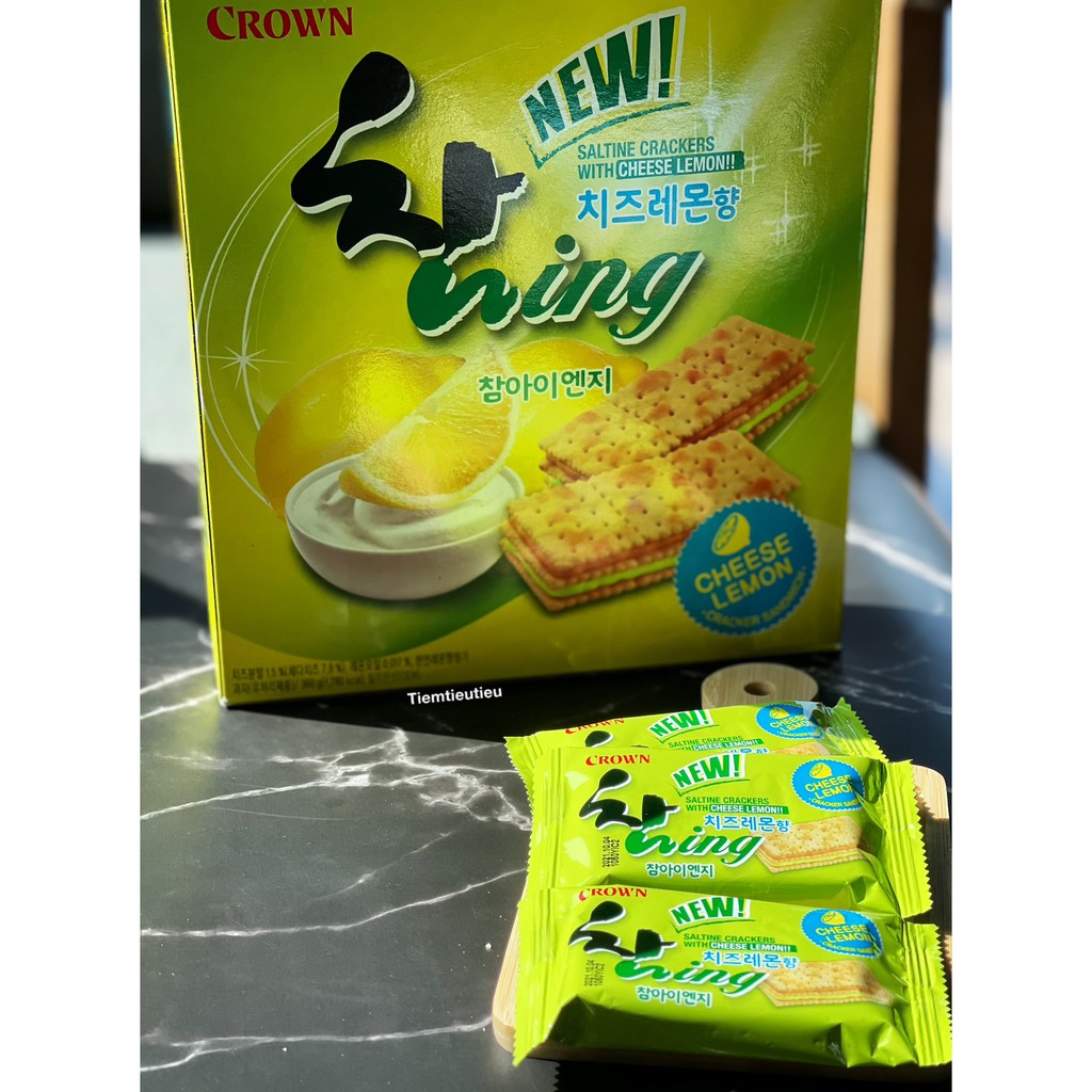 Bánh quy kẹp kem vị phô mai và chanh từ thương hiệu CROWN của Hàn Quốc 🍋 𝐂𝐑𝐎𝐖𝐍 𝐂𝐡𝐞𝐞𝐬𝐞 𝐋𝐞𝐦𝐨𝐧 𝐂𝐫𝐚𝐜𝐤𝐞𝐫𝐬 🍋