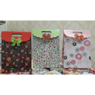 Túi giấy có nắp gập cài nơ cute 20k/c