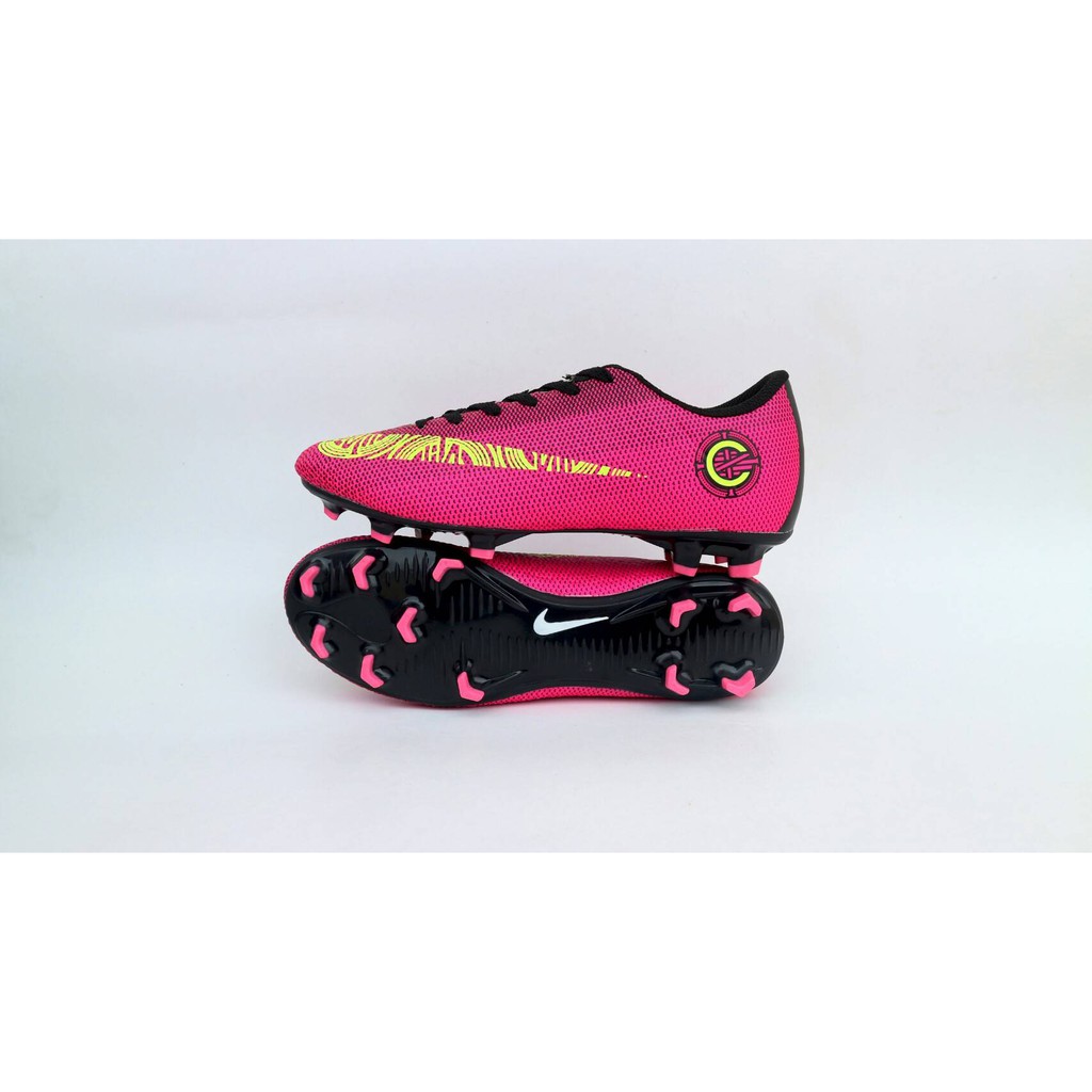 Giày Đá Bóng Nike Flyknit Màu Hồng Trẻ Trung Năng Động