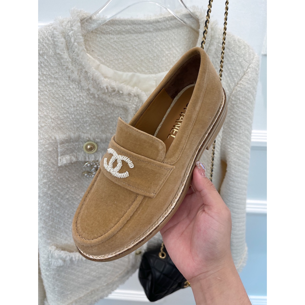 Giày lười nhung thời trang nữ cao cấp 𝘾𝙝𝙖𝙣𝙚𝙡 𝘾𝙝𝙖𝙣n𝙚𝙡 sành điệu, thanh lịch