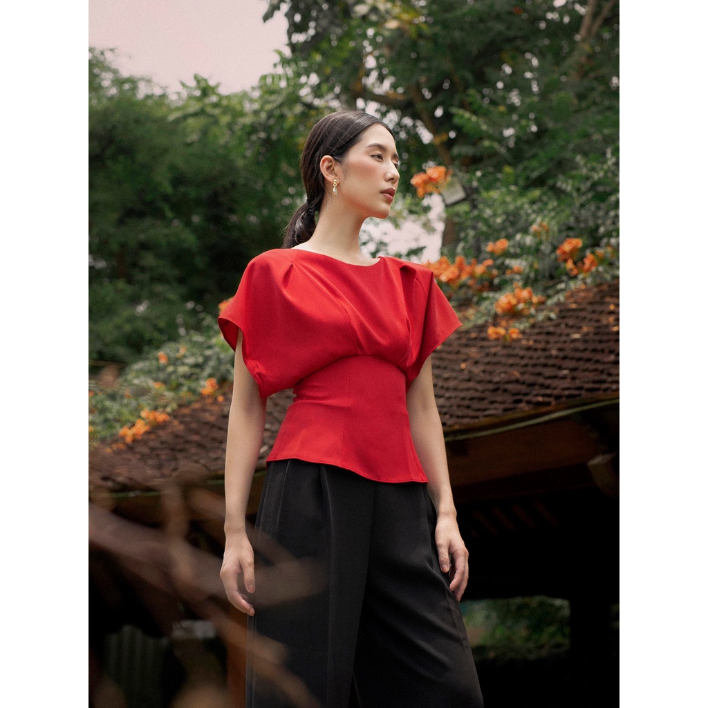 D.CHIC 1811566-ÁO CHIẾT EO CỔ THUYỀN TAY CỘC ĐỔ