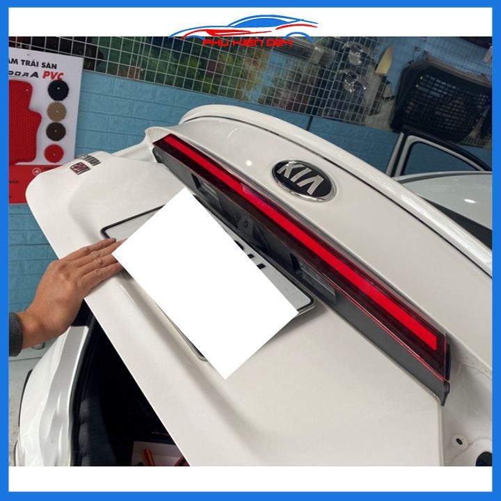Ốp tay cốp sau có đèn led Cerato 2019-2020-2021-2022-2023 ánh sáng đỏ trang trí xe
