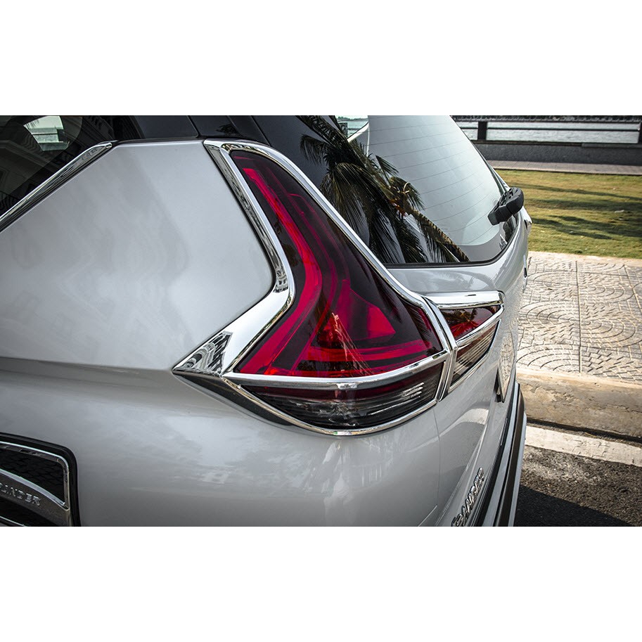 Ốp viền đèn trước sau Mitsubishi Xpander