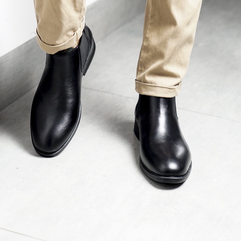 BOOT NAM chelsea cổ lửng có hai màu ,da thật mũi tròn