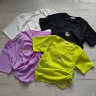 Áo croptop thêu hoa rút eo