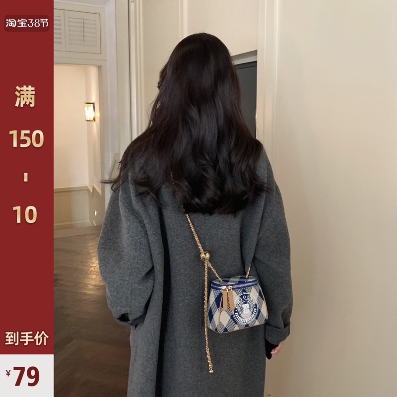 Túi cốp 𝐂𝐡𝐢𝐨’𝟐𝐧𝐝 siêu xinh dây xích vàng