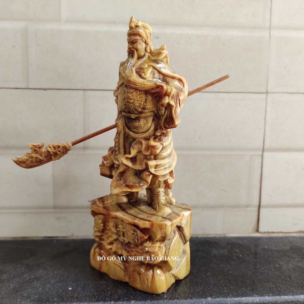 Tượng quan công gỗ huyết long