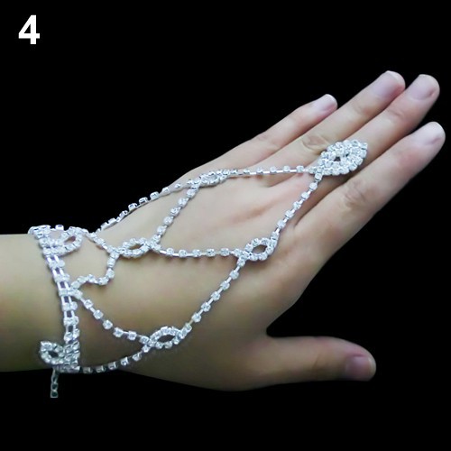 Vòng tay lấp lánh phụ kiện ngày cưới