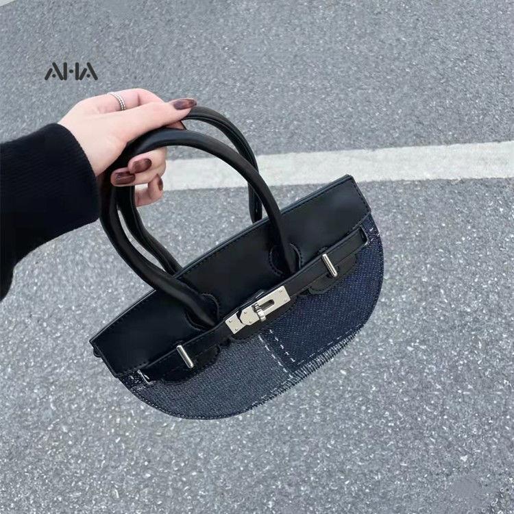 Túi xách denim AHA official nửa hình bán nguyệt có khóa thời trang cá tính dễ phối đồ cho nữ