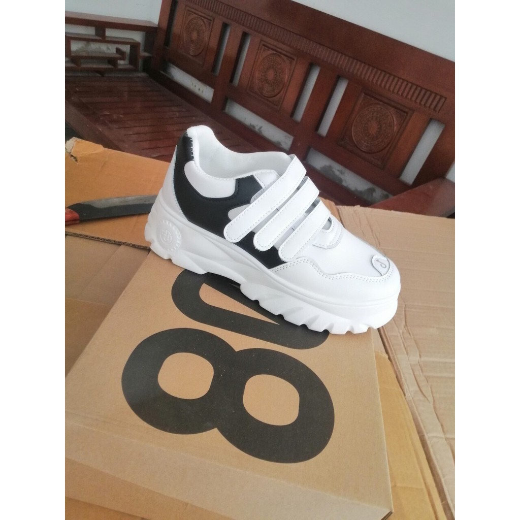 Giày sneaker nữ quai dán lên chân cực êm