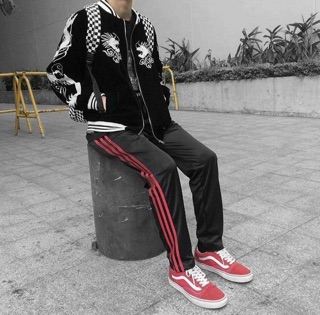 Quần 3 line đen đỏ