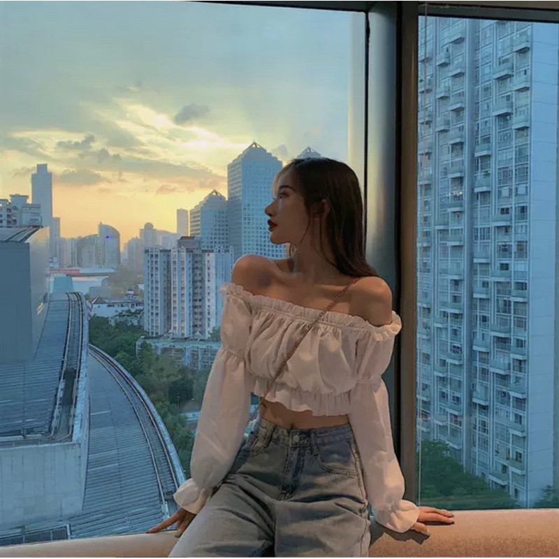 Áo croptop trễ vai dài tay