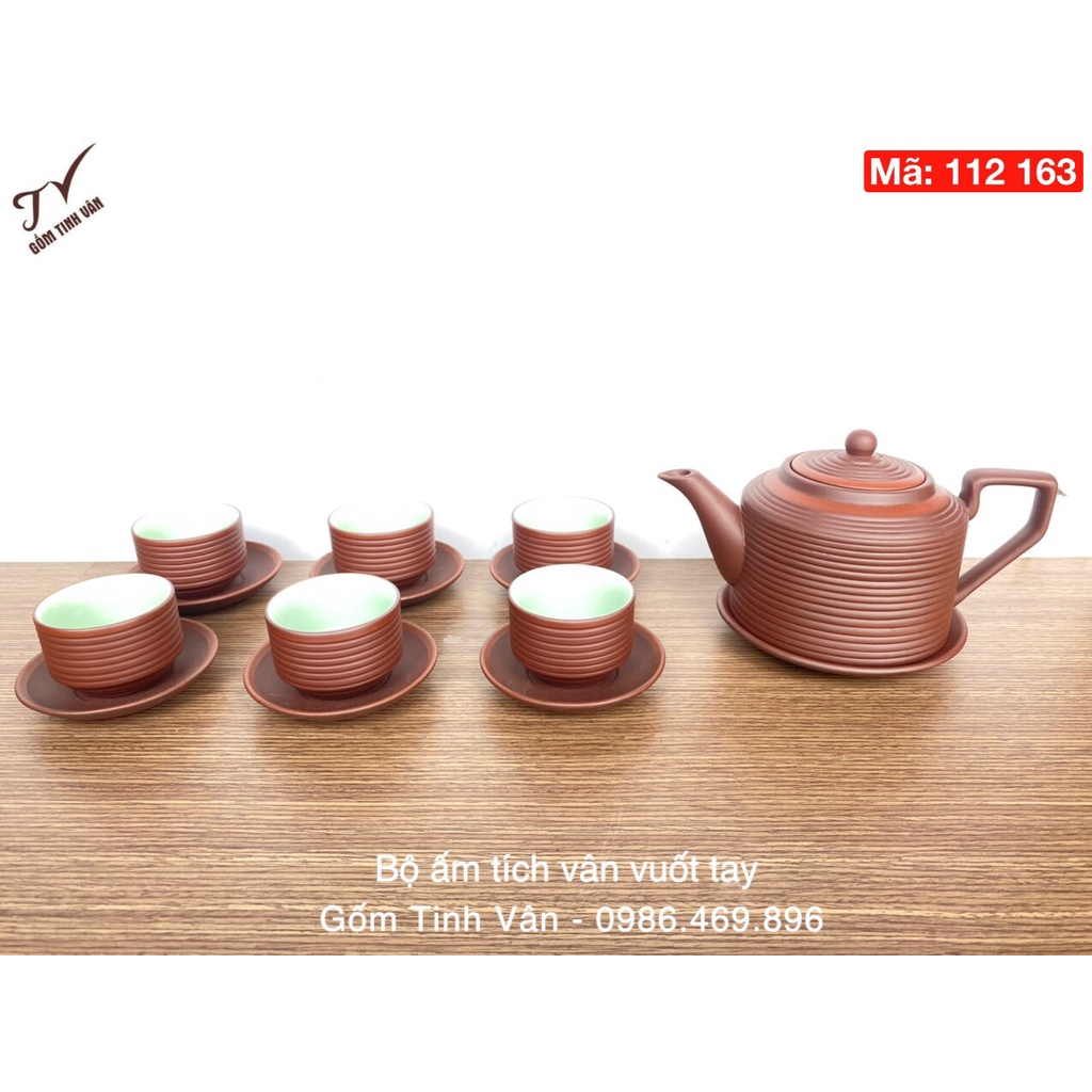 Bộ bình trà gốm tử sa nâu đen viền chỉ đỏ, mã 112163, lòng ly men xanh ngọc tôn lên màu trà, gốm sứ bát tràng tinh vân