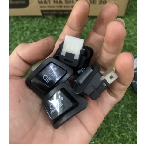 Công tắc tắt đèn cho các xe như: Vision 2023 , Lead 2023 , Wave 2023,Future các xe không có nút tắt đèn