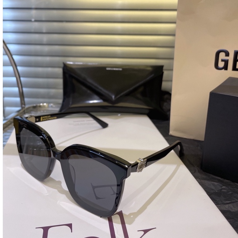 Kính Mát Gọng Vuông Màu Đen SWIPE 4 01 -