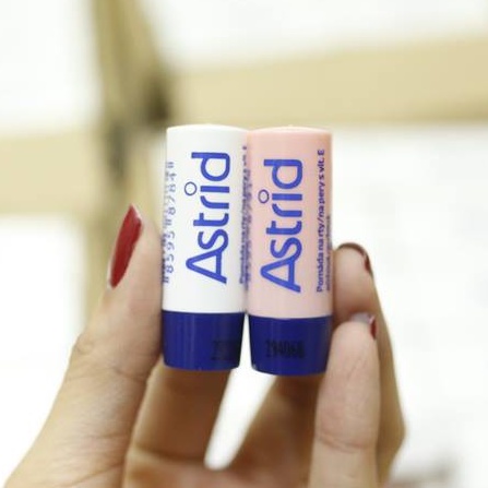 Son Dưỡng Môi Mỡ Hươu Astrid Multivitamin Plus