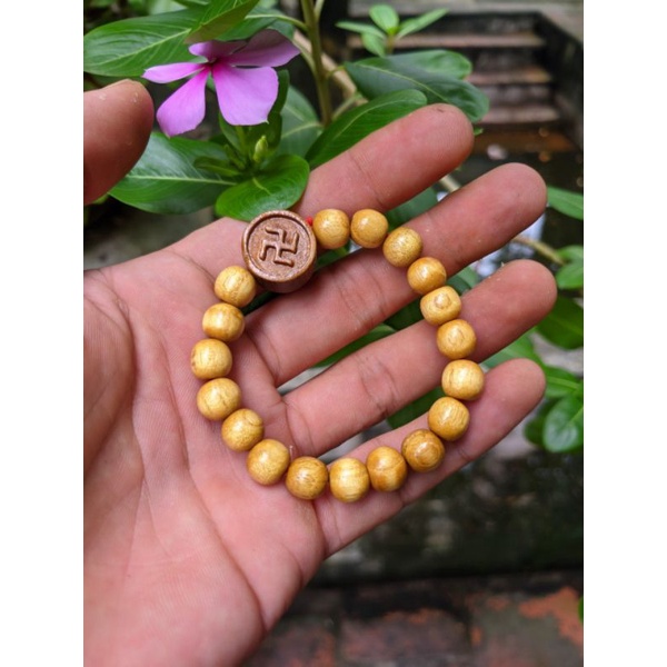 Vòng gỗ dâu tằm nữ người lớn hạt tròn 8ly 10ly mix charm chữ vạn