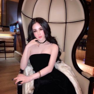đầm cúp ngực xòe