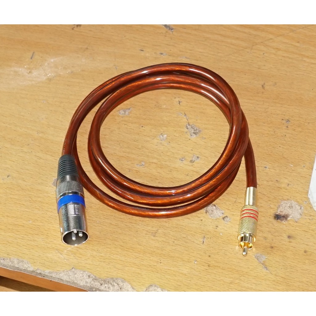 Một sợi dây canon đực ra av dài 3m tốt