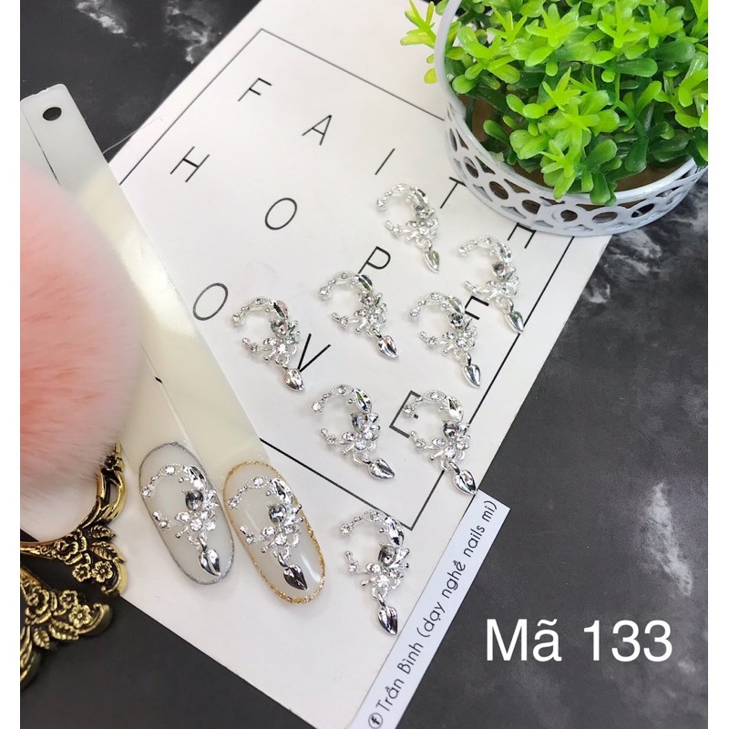 Charm  xịn gắn móng tay mã 127-135