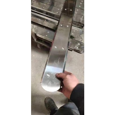 Thước Gạt Bê Tông Siêu Phẳng. Mâm dài 81cmm x rộng 9 cm. Tay cầm 1.1m kéo dài 2m