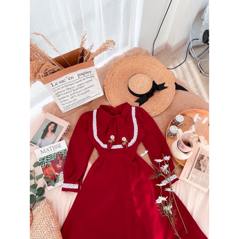 ĐẦM MIDI ĐỎ VIỀN THÊU