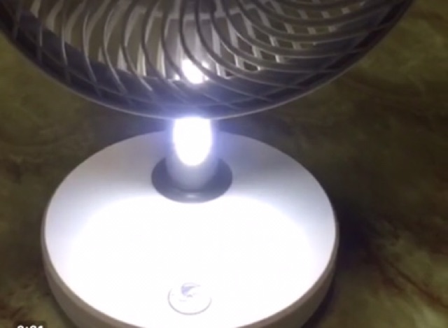 Quạt sạc đèn Led xoay quay TD 881