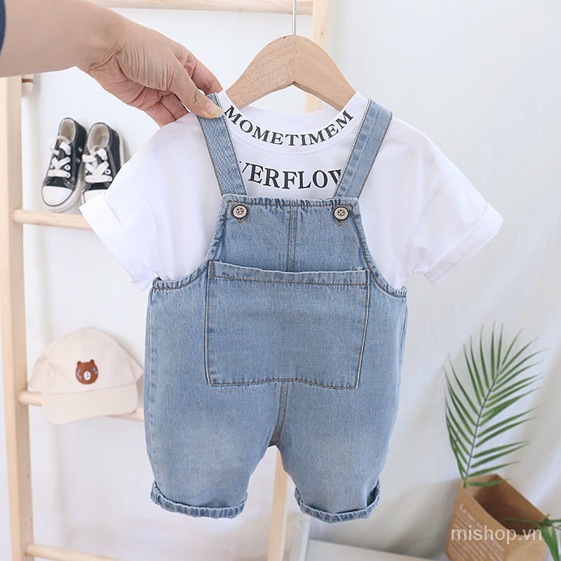 Set Áo Thun Ngắn Tay Cổ Tròn + Quần Short Yếm Jeans Thời Trang Cho Bé Trai