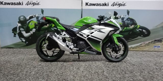 Xe Mô Hình Kawasaki Ninja 1:12 Joycity ( Xanh Trắng )