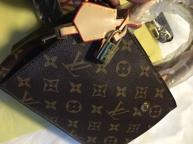 Túi đeo họa tiết