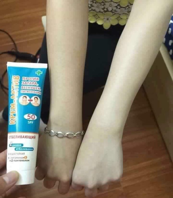 Kem Chống Nắng Dưỡng Trắng Da SPF 50+ Của Nga