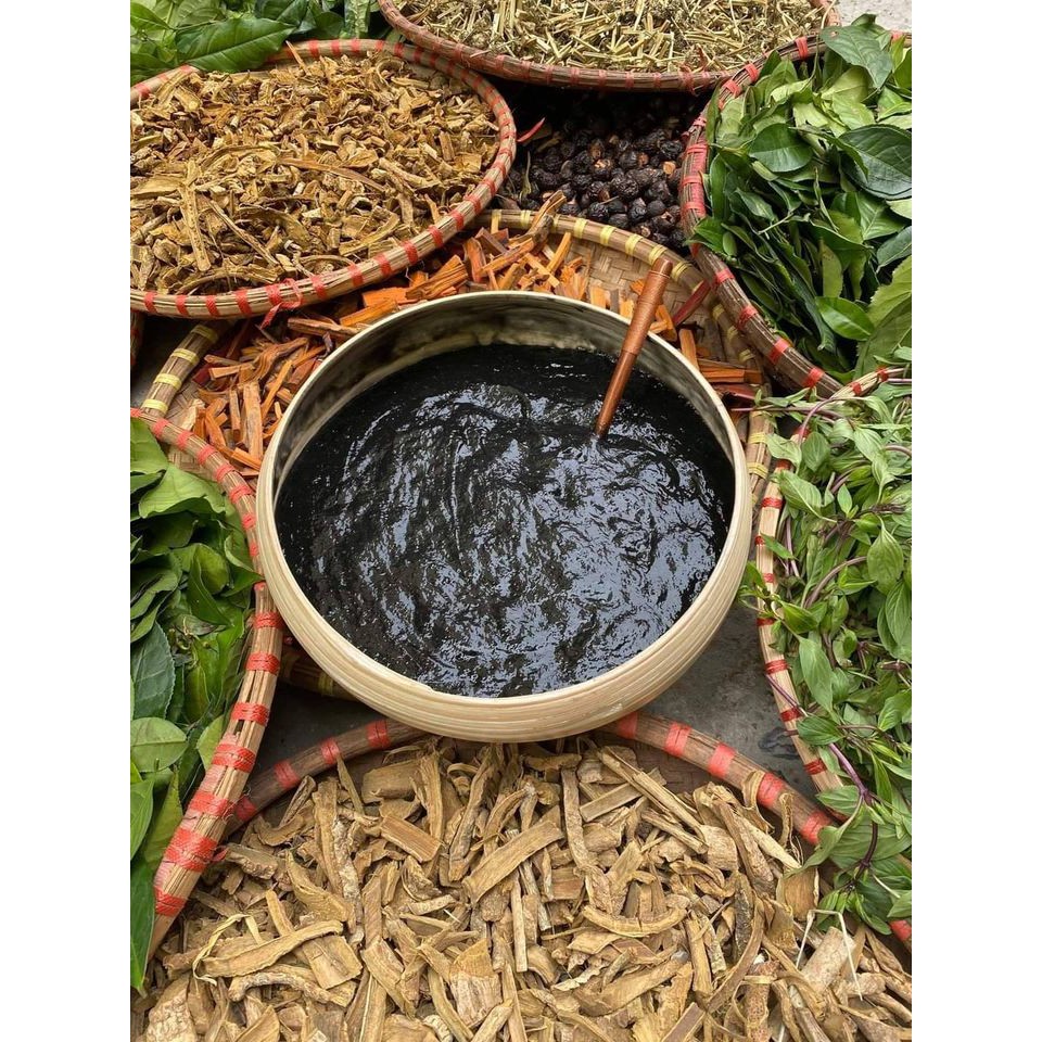 Dung dịch vệ sinh phụ nữ Lá Trầu Không 100% thiên nhiên- An toàn Mẹ Bầu