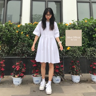 Váy babydoll trơn nút cúc sau madebymint