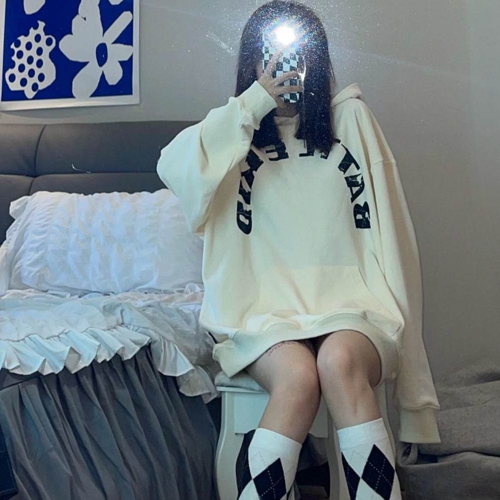 Áo hoodie dáng rộng in họa tiết trái tim phối túi cá tính trẻ trung dành cho nữ