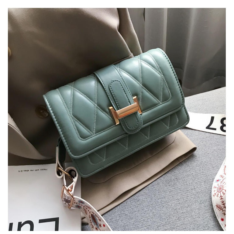 Túi nữ đeo chéo khóa dọc thời trangTTD145