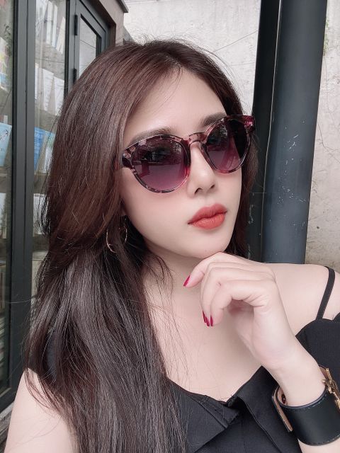 Kính Sinsay , có mail mua hàng của web chính hãng